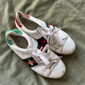 Women sneakers, old if anyone interesting in the brand